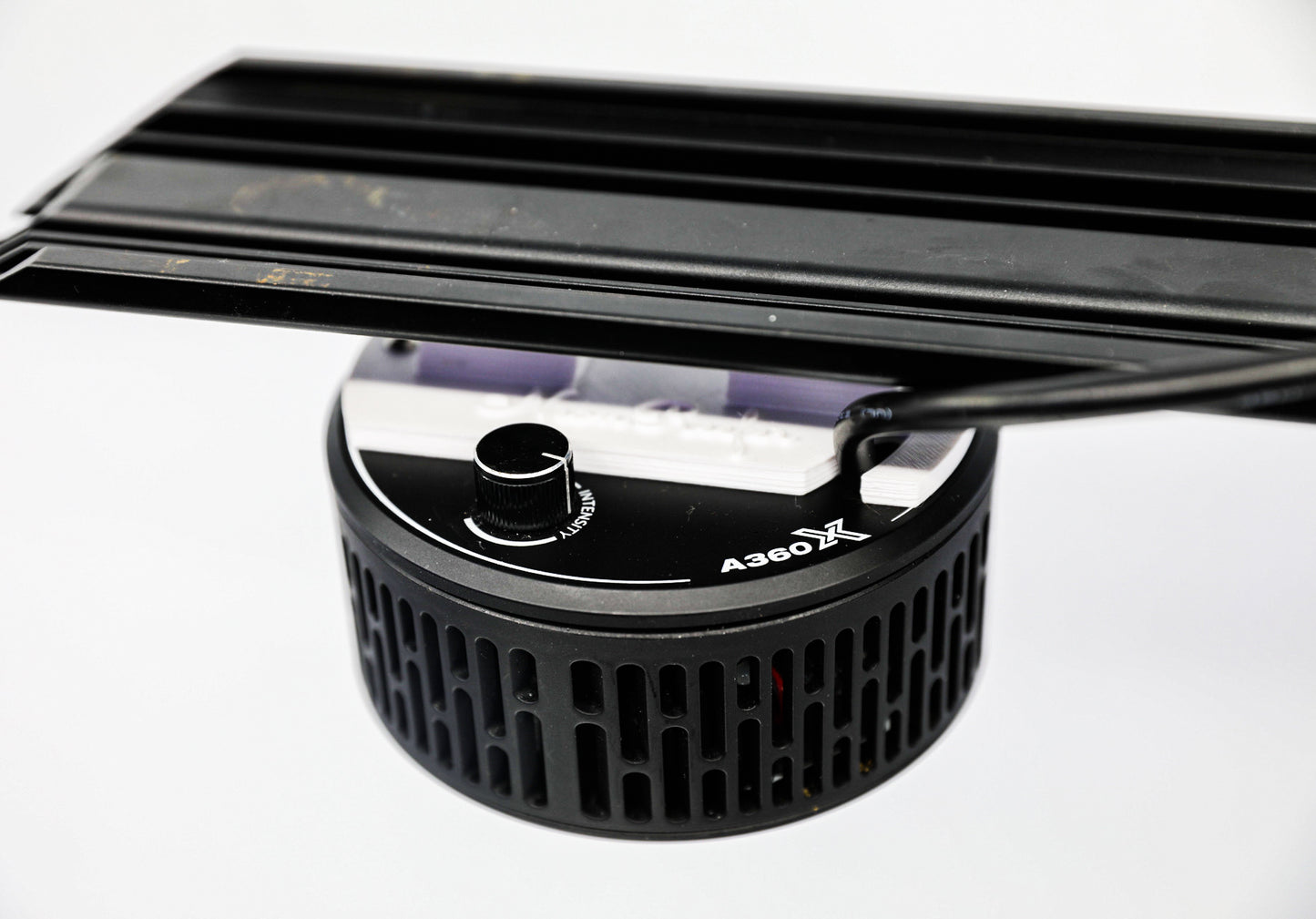 The Kessil A360x/A360xe/500 RMS Light Mount