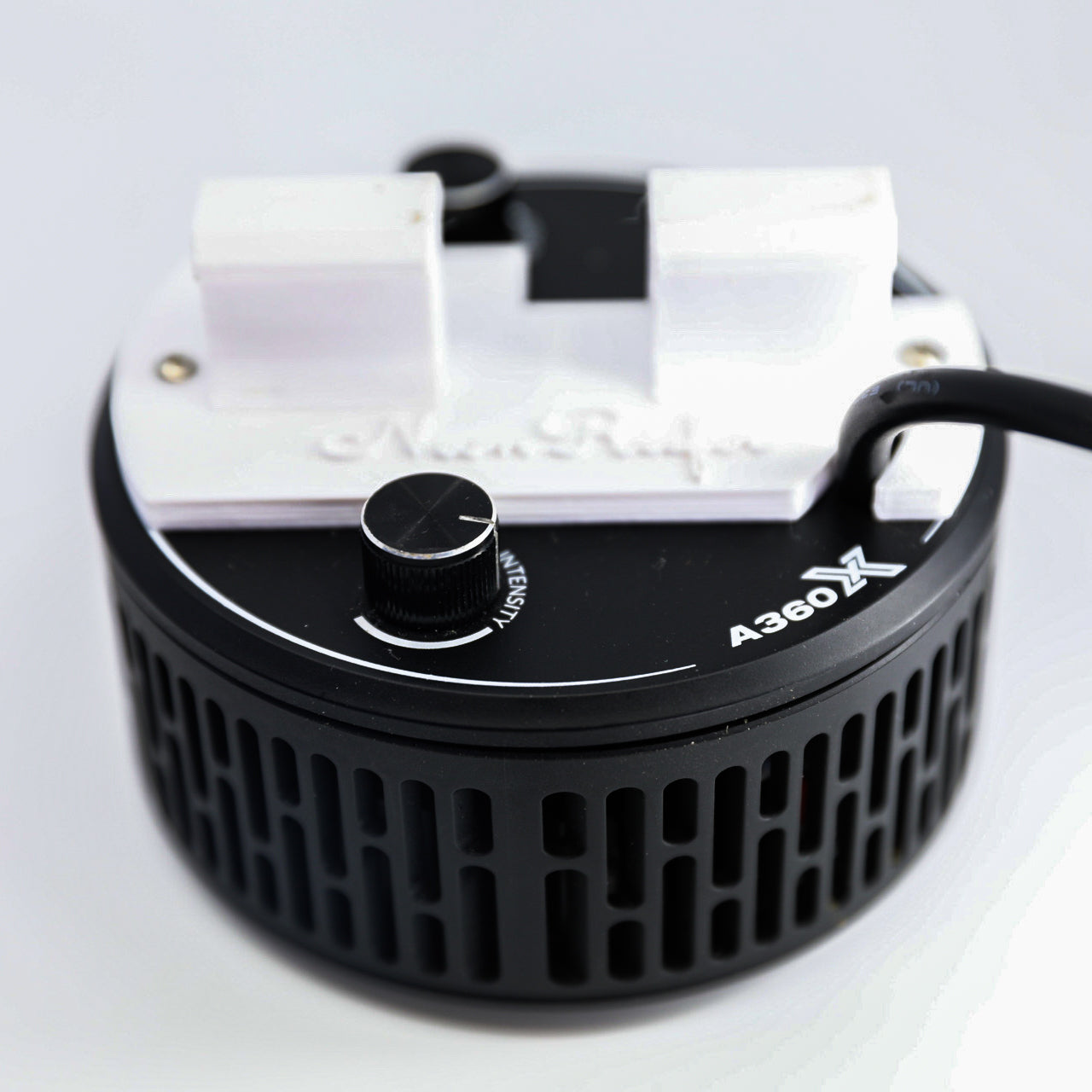 The Kessil A360x/A360xe/500 RMS Light Mount
